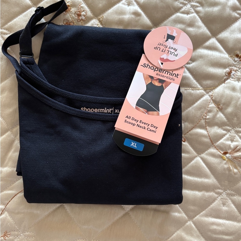 Shapermint Essentials Black Scoop Neck Cami Size XL